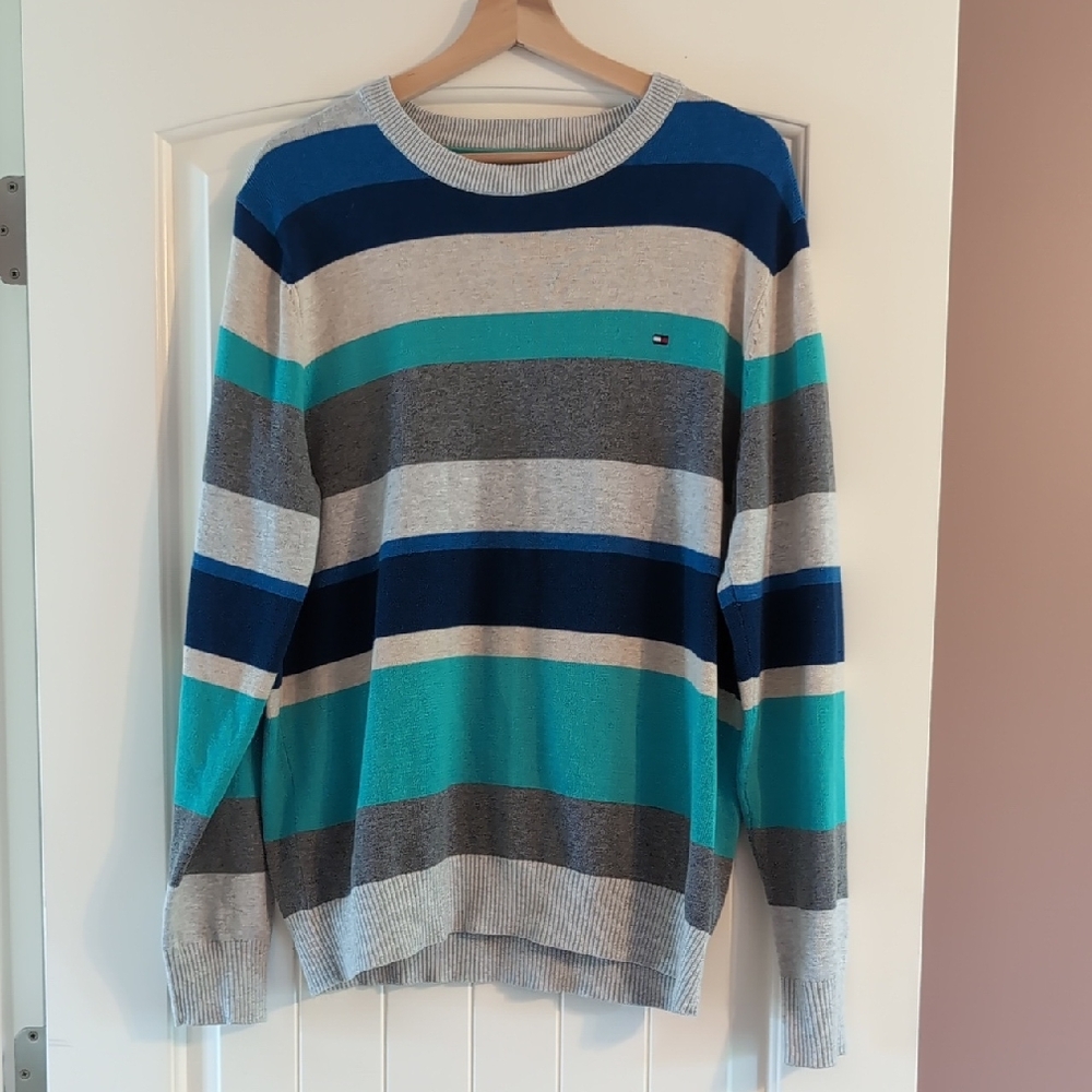 NWOT Tommy Hilfiger Sweater